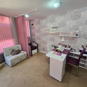 Под наем СТУДИО Гръцка…