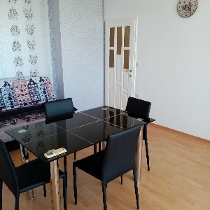 Наеми 3-СТАЕН апартамент…