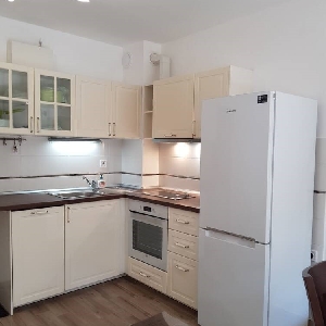 Под наем 3-стаен апартамент…