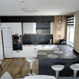 Наеми 3-СТАЕН апартамент…