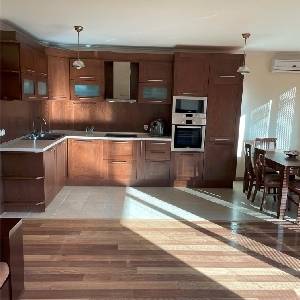 Продава 3-стаен апартамент Златни пясъци Варна
