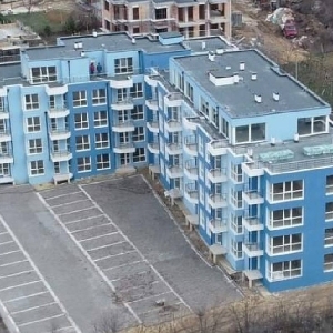 Сграда Изток Макс  м-т Пчелина Варна